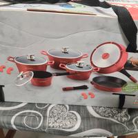 BATTERIA PENTOLE ROSA (NUOVA)