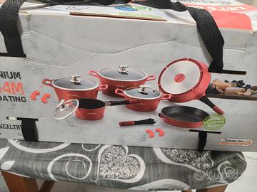 BATTERIA PENTOLE ROSA (NUOVA)