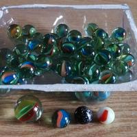 70 biglie in vetro di vari colori differenti