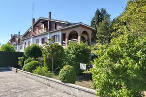 Villino panoramico tra le montagne e i prati