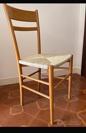 Sedie in legno e paglia
