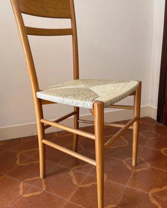 Sedie in legno e paglia