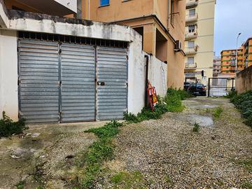Appartamento con garage in via Genova