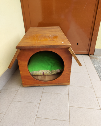 Cuccia nuova in legno