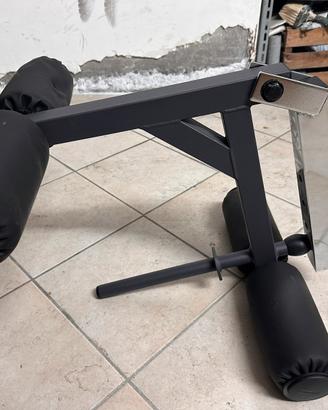 Attrezzo per allenamento gambe