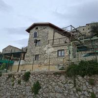 CASA SEMINDIPENDENTE A FUMONE