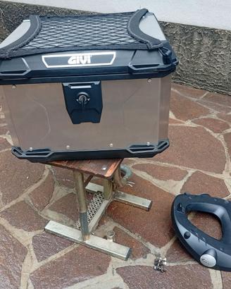 Bauletto GIVI trekker 44L più piastra e accessori