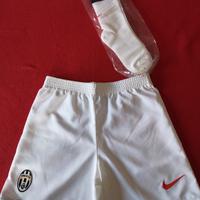 Pantaloncino Nike da bimbo + calze  Juventus