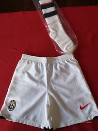 Pantaloncino Nike da bimbo + calze  Juventus