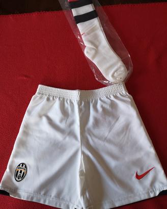 Pantaloncino Nike da bimbo + calze  Juventus