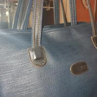 Borsa a spalla blue. Molto capiente,