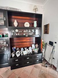 Parete attrezzata in buone condizioni