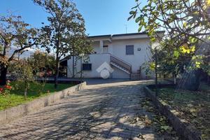 VILLA SINGOLA A ALATRI