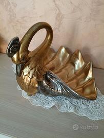 Vecchio centrotavola in ceramica Capodimonte.