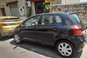 Yarys 5p utilitaria affidabile