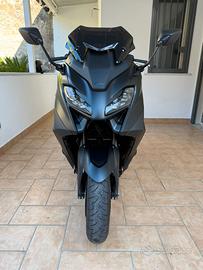 Yamaha tmax 560