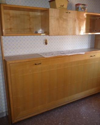 Mobile letto a scomparsa in legno