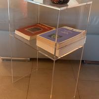 Comodino in plexiglas su misura