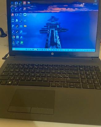 Notebook HP Ryzen 5 – 8GB RAM – SSD –