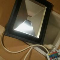 Faretto LED multicolore rgb +Telecomando faro