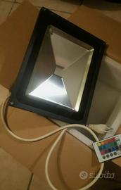 Faretto LED multicolore rgb +Telecomando faro