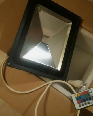 Faretto LED multicolore rgb +Telecomando faro