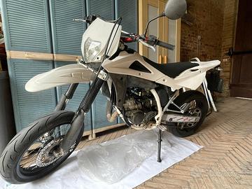 Husqvarna SM 125 - 2011