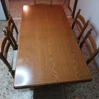 Tavolo allungabile con sedie