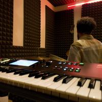 Akai MPC Key 61 + plugin AIR
