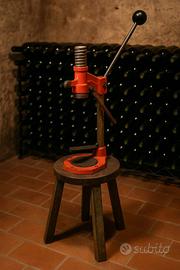 Imbottigliatore tappo corona