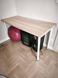scrivania/tavolo
