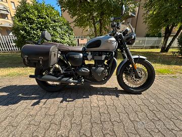 Triumph Bonneville T120 Black immacolata