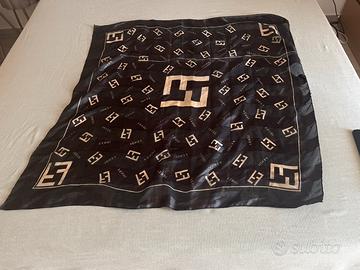Foulard fendi