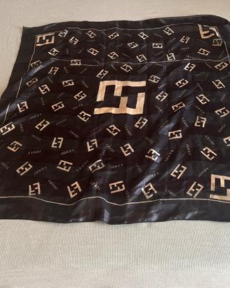 Foulard fendi