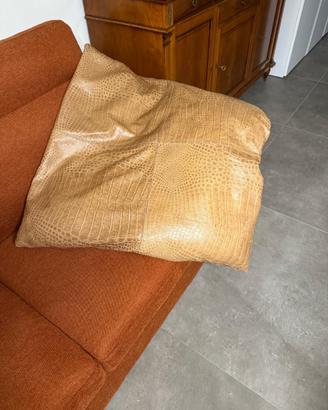 Cuscino in pelle