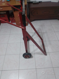 Carrello porta motore