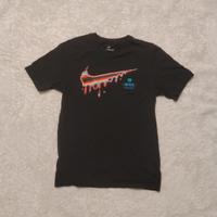 Nike T-Shirt Nera con Swoosh – Streetwear Taglia S