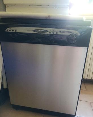 lavastoviglie zerowatt perfettamente funzionante 