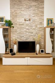 Cristalliera moderna con mobili abbinati e LED