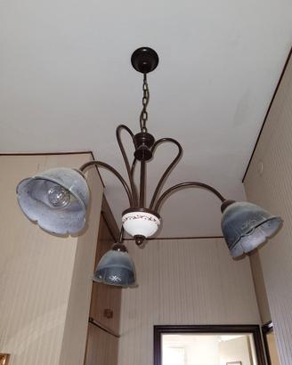 lampadario con campana di vetro scuro