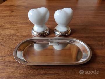 Set sale e pepe ceramica bianca con vassoio