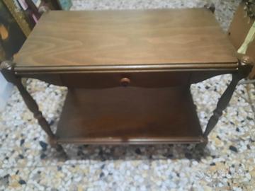 TAVOLINO CON RUOTE PORTA TV  HO ALTRO
