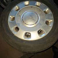 Gomme e cerchi in ferro con borchie Fiat 500