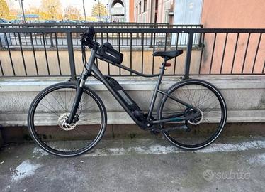 Bici trekking elettrica RIVERSIDE 500E S