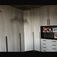 Armadio di 9 ante piu 5 cassetti