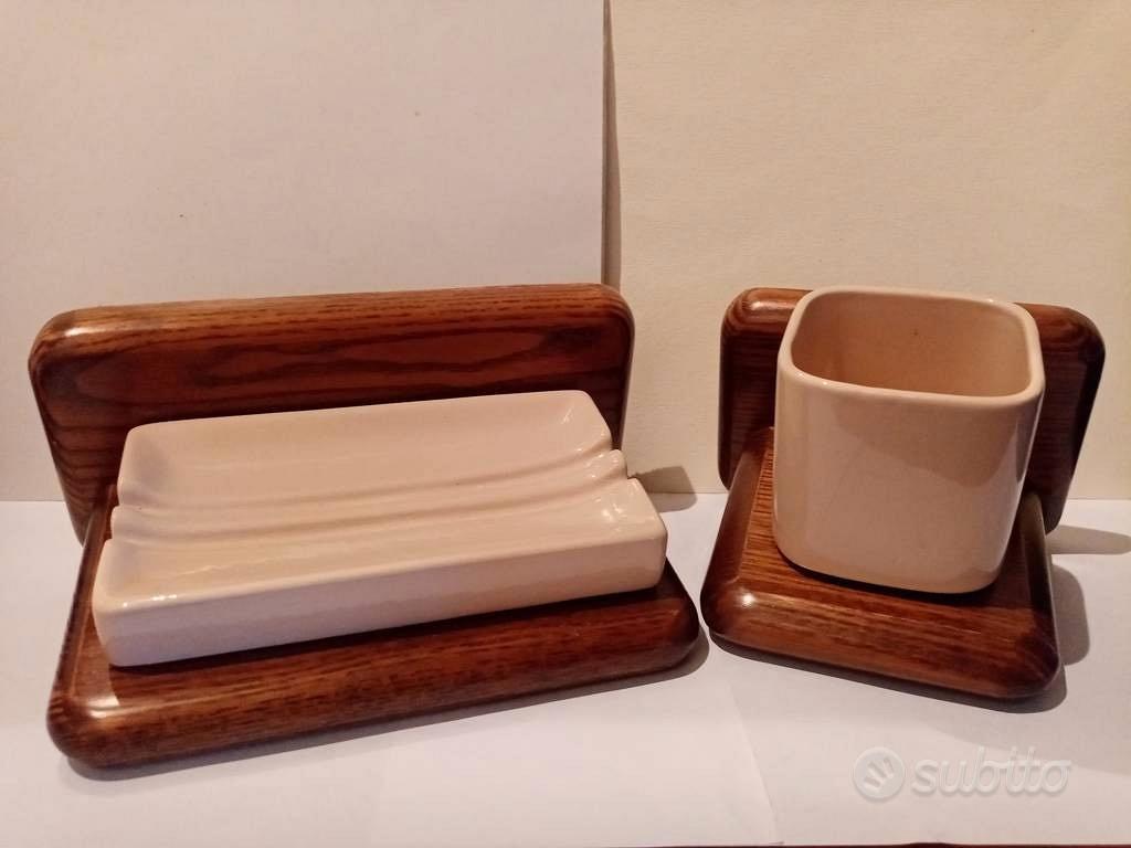 Set accessori bagno in ceramica e legno massello - Arredamento e Casalinghi  In vendita a Novara
