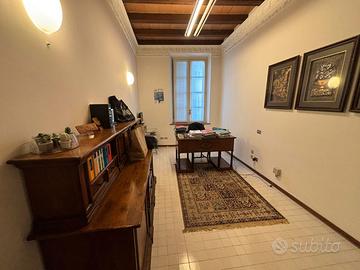 Stanza uso professionale - Centro storico Parma