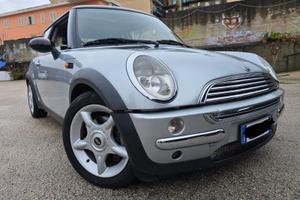 Mini 1.6 16V Cooper anno 2004