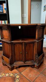Mobile angolare in legno