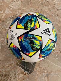 Palla da calcio adidas